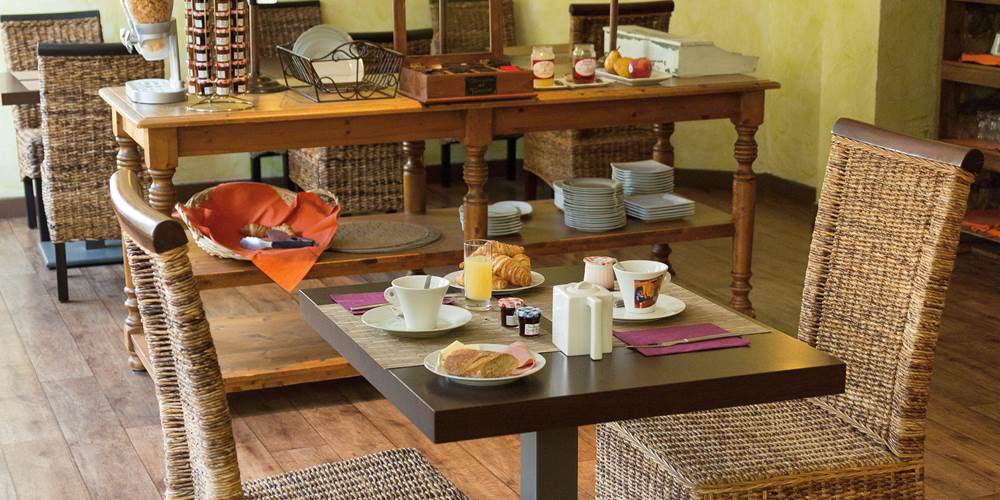 Salle de petit déjeuner Relais de Vellinus Hôtel Beaulieu sur Dordogne