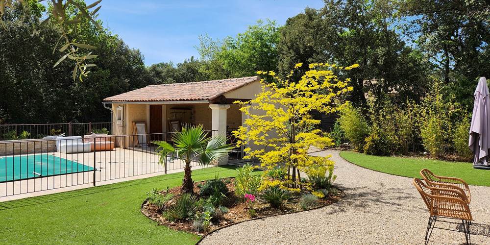 24 terrasse rires de provence