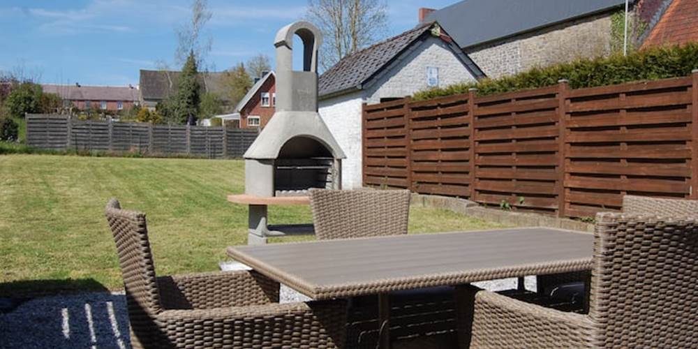 Endroit de détente avec barbecue.