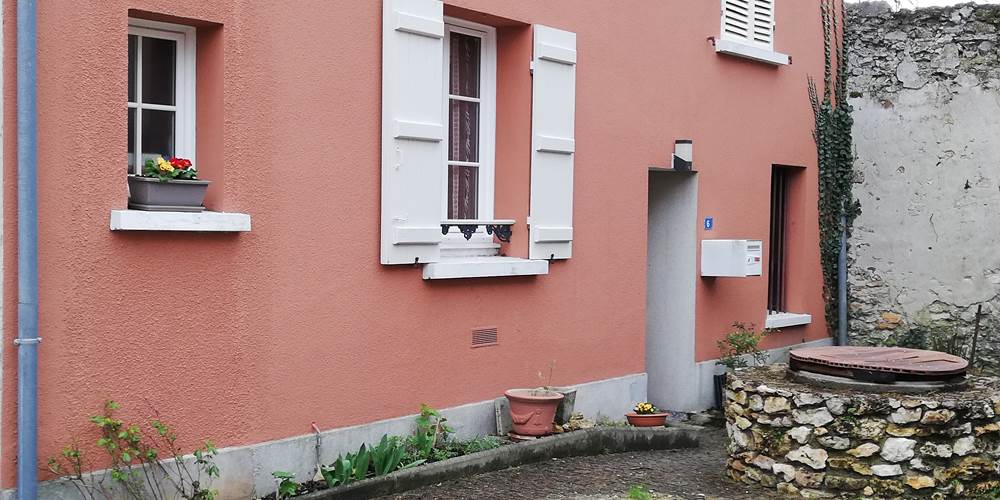 Exterieur maison dans une cour commune