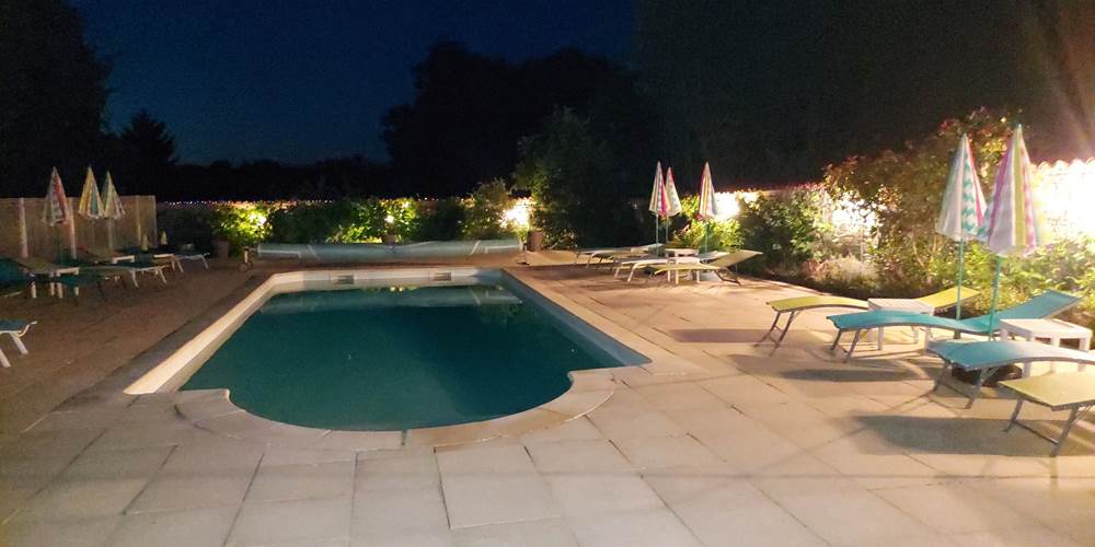 Piscine by night