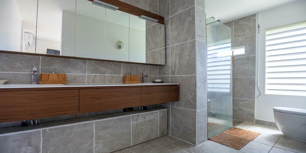 Salle de bain attenante à la suite parentale