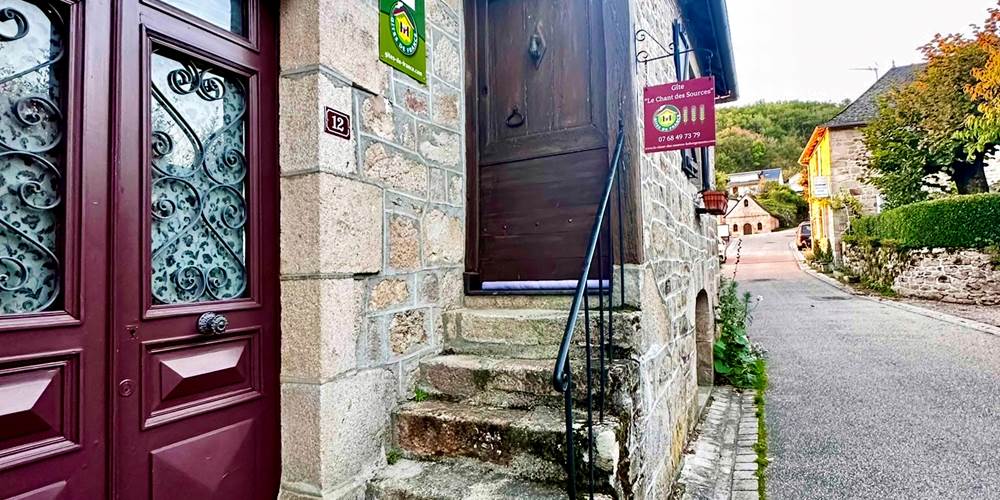Hébergements "Le Chant des Sources" : Gîtes au calme, au coeur du village pittoresque de Gimel-les-Cascades (19).