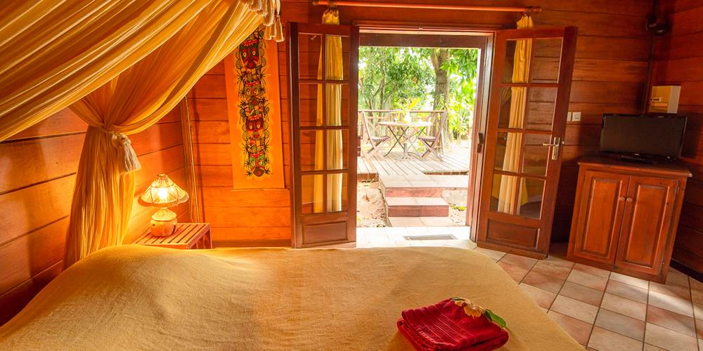 Bungalow meublée Alamanda vue chambre à coucher
