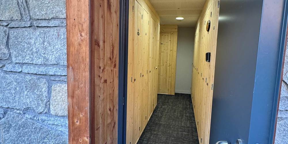 SKI ROOM