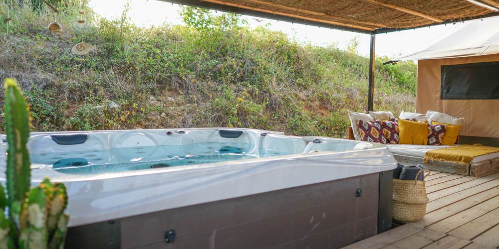 Jacuzzi