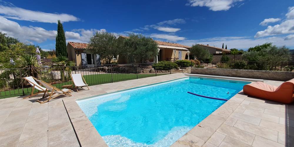 Piscine et plage en Provence