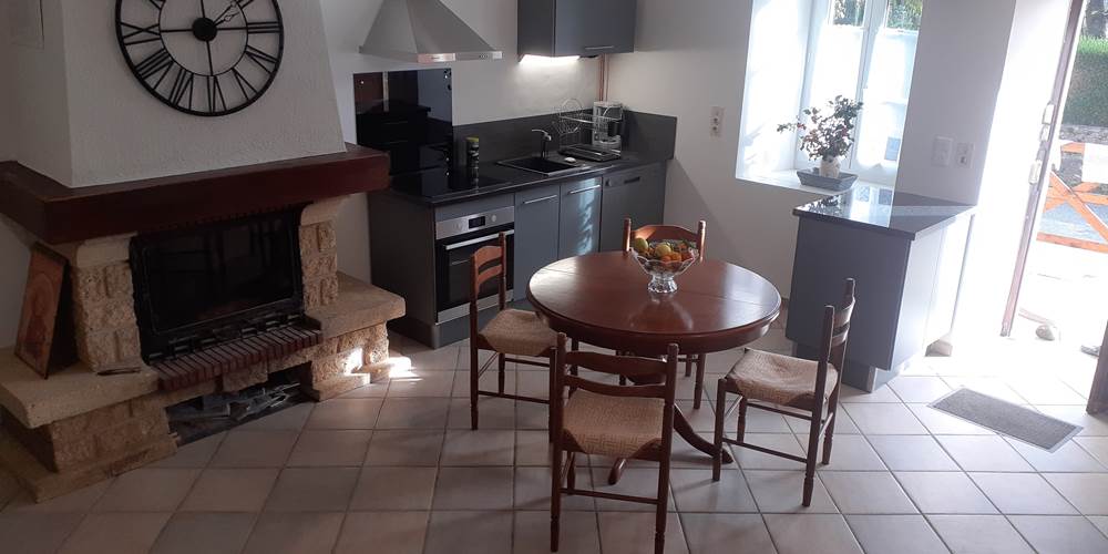 SEJOUR ET COIN CUISINE