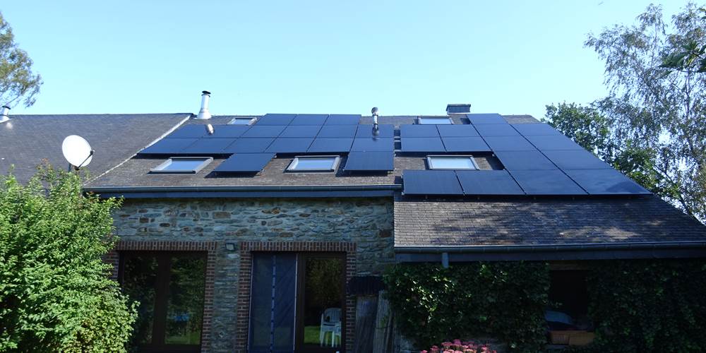 pignon arrière des gîtes avec panneaux solaires