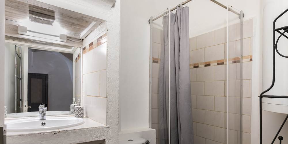 Salle d'eau confortable au 1er étage