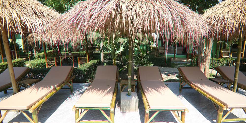 chaises longues