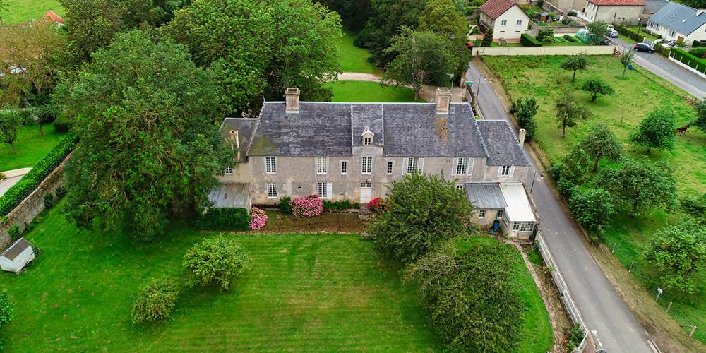 Vue arrière du Manoir de Crépon