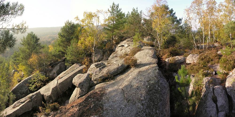 Paysage rocheux des Trois Pigons à l´automne - Rocher de la Reine. Photo Thierry Guéguen