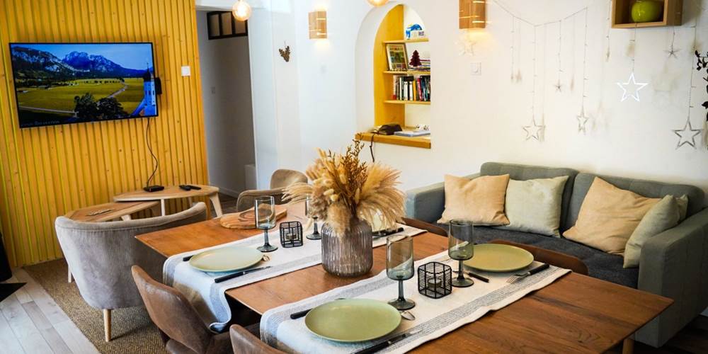 salon-salle-a-manger-gite-ocimes-la-bresse-vosges