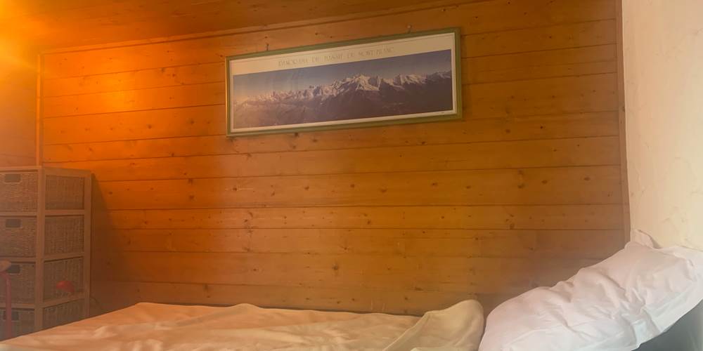 Le lit est de 90x200