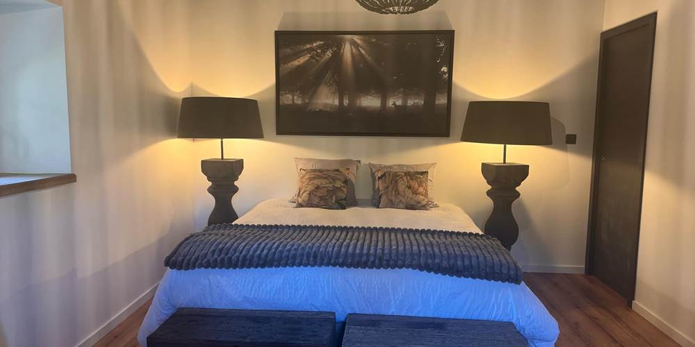 chambre-lit-king-size-gondrexange-lorraine-moselle