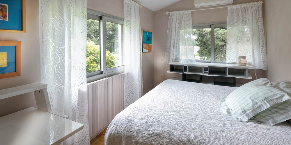 Chambre 1er étage vue parc.  2 lits simples possibilité de rapprocher.