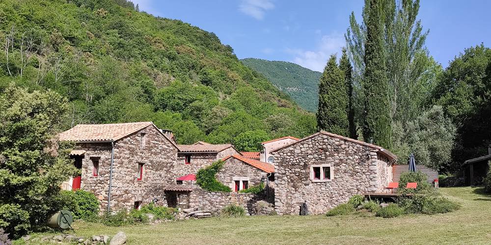 Vue du Mas de Ribard en Cevennes