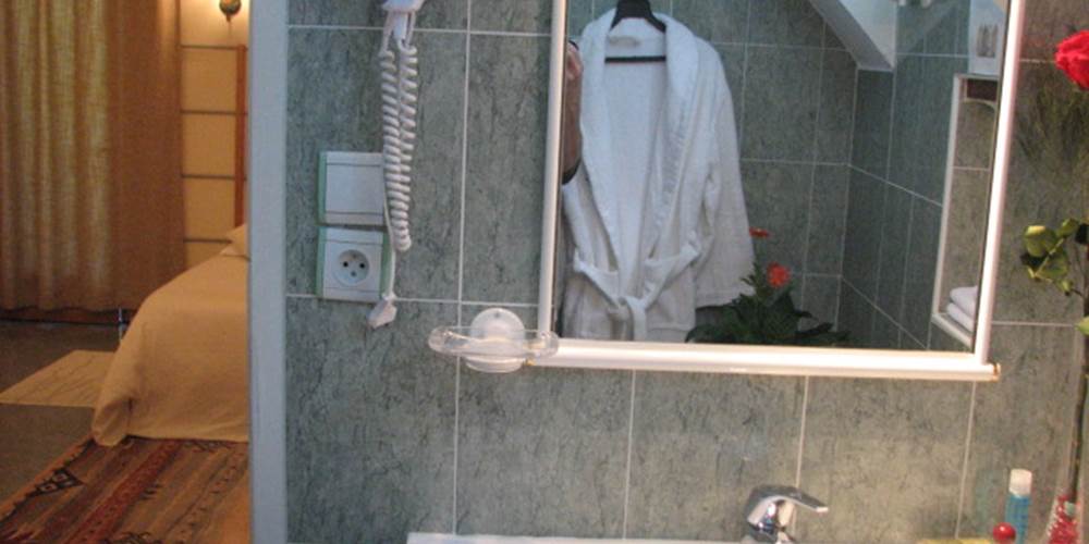 Salle de douche Chambre double Confort Le Pas de l' Âne Saint ONDRAS