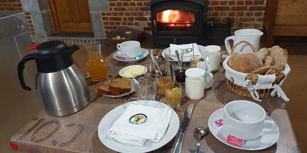 Petit déjeuner au coin du feu