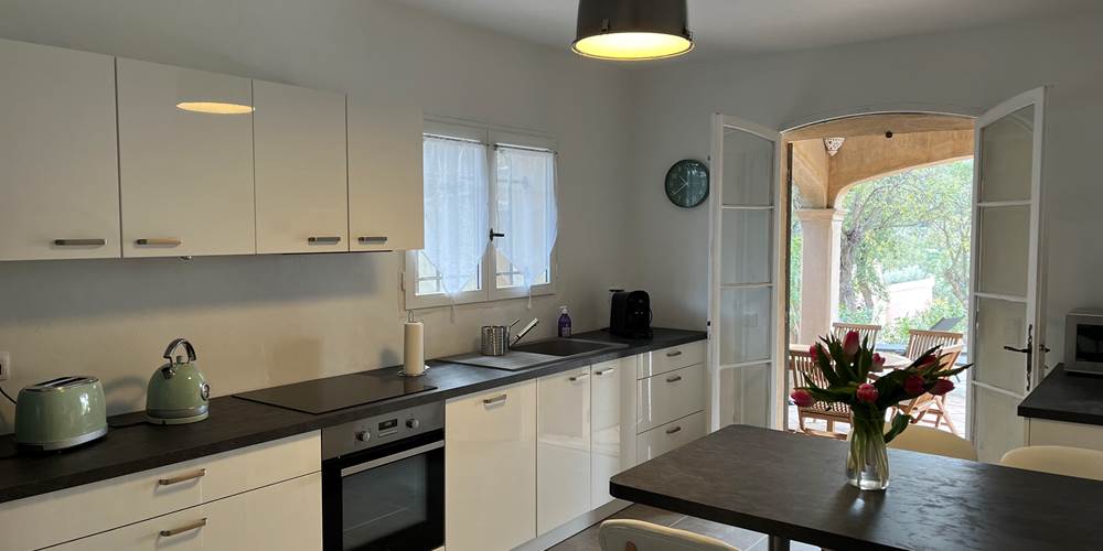 Kitchen with access to terrace