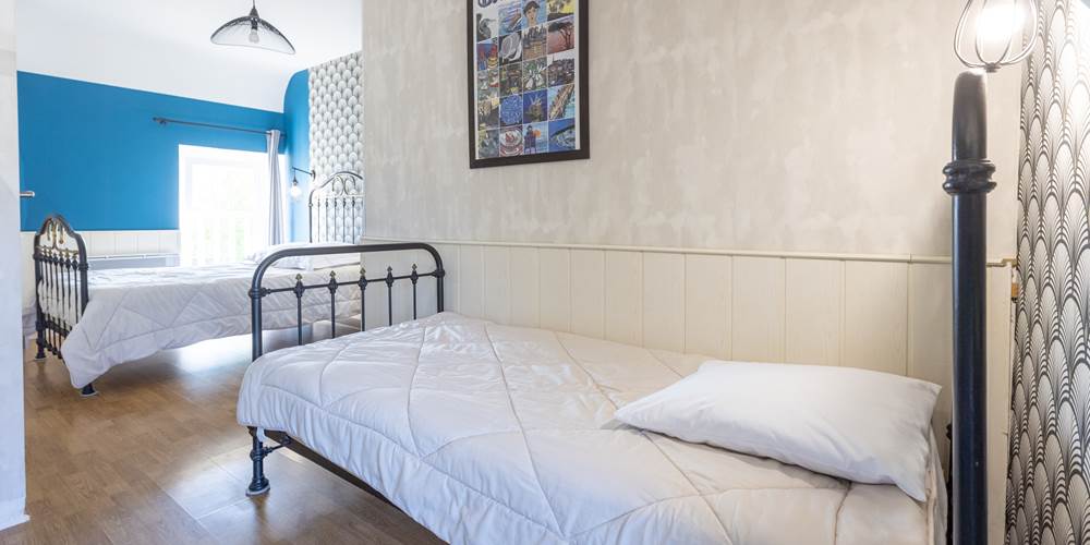 CHAMBRE ETAGE 1 LIT DE 90 ET 140