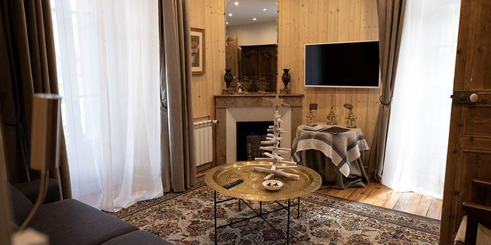 LE 41 AVENUE FOCH LA SUITE ANETO / LE SALON