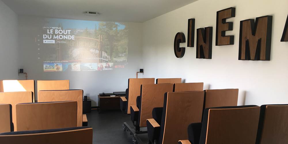 villa charles & ashton salle cinéma ps4 netflix