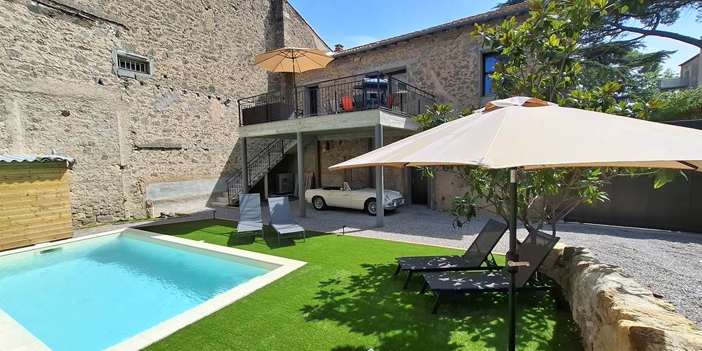 Piscine privée du gîte Le Pressoir, version 2 chambres, à Montblanc près de Cap d’Agde.