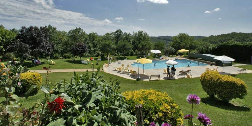 piscine a partager gite perigord