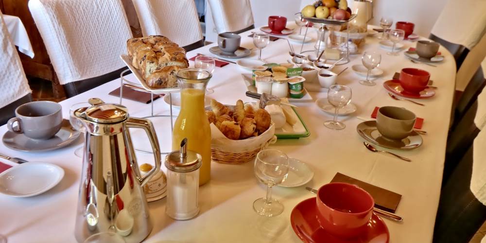 Table Petit-déjeuner Le Pas de l' Âne Saint Ondras
