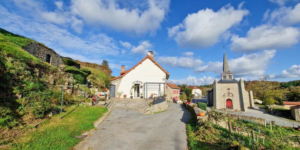 Gite la belle du clocher St pardoux d'arnet proche Crocq Terra Aventura