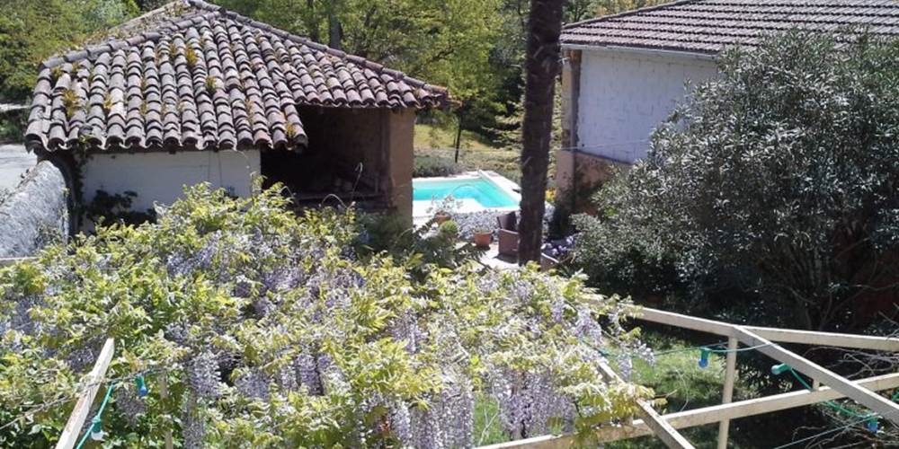 Le patio, la soue et la grange