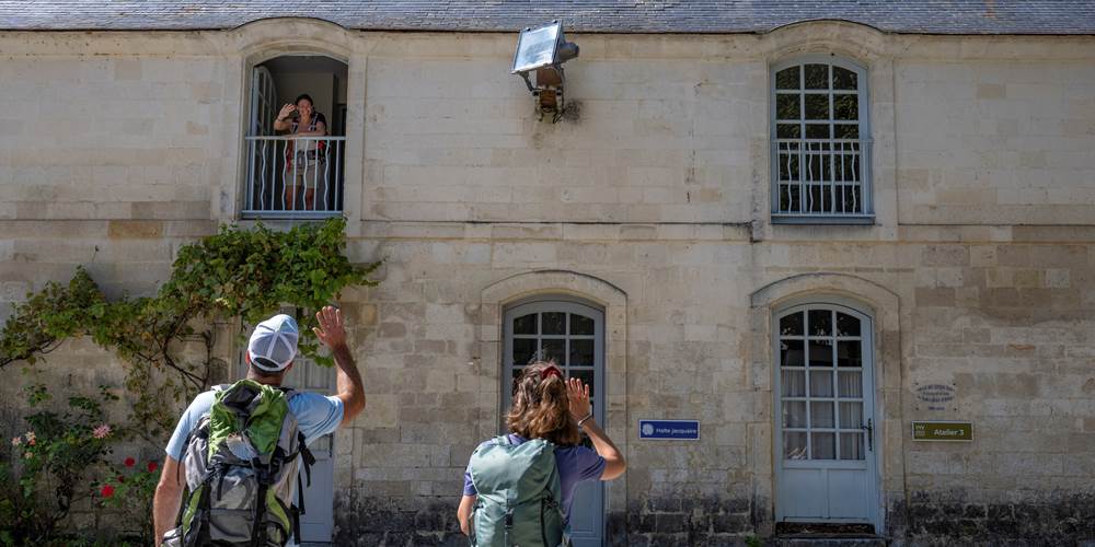 Saint Jean d'Angely - Arrivee pelerin gite - AFCC JJGelbart - light