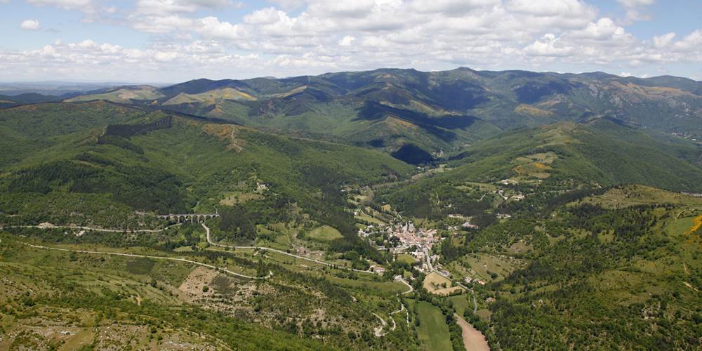 Alzon vue du ciel (crédit: Mairie d'Alzon)