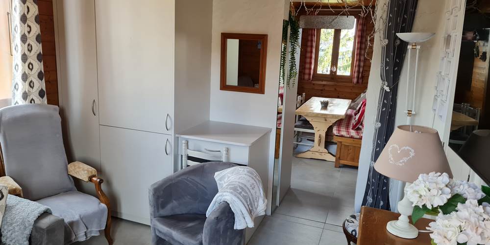 salon vue sur la cuisine