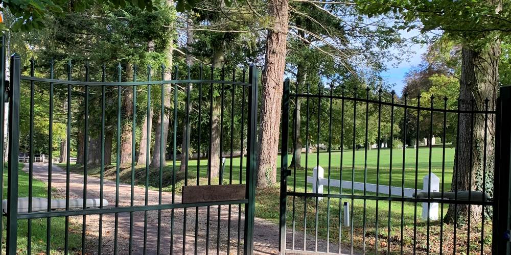 Le Domaine de la Charmille, un havre de paix au cœur d’un parc arboré.
