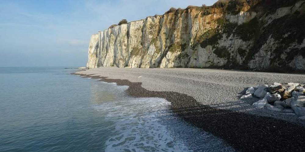 Les falaises Ault Baie de Somme Gites La Baie des Remparts France