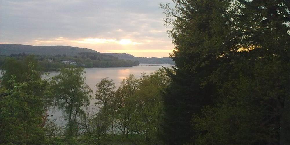 Vue sur le lac depuis le balcon