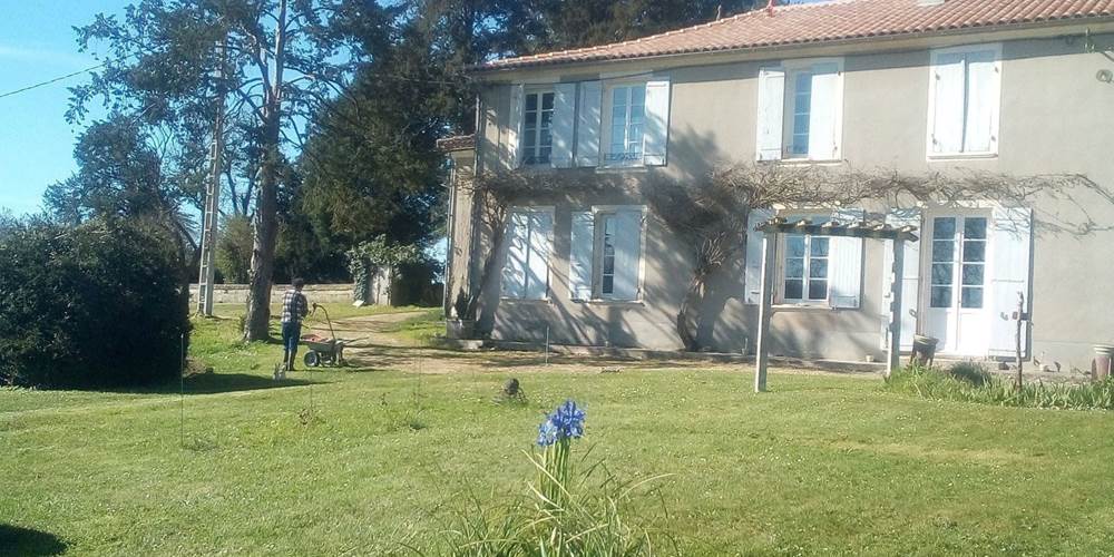 Les chambres s’ouvrent sur la vallée et la rivière