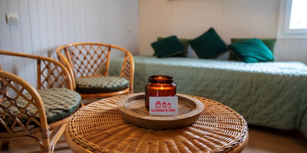 Ambiance vintage avec le beau mobilier en rotin