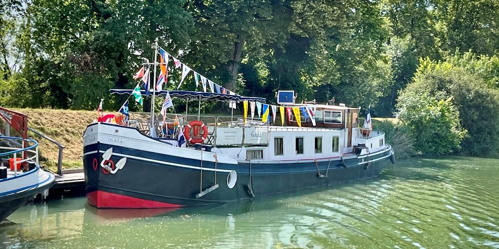 Péniche Hôtel Gaïa à Port Canal Montauban