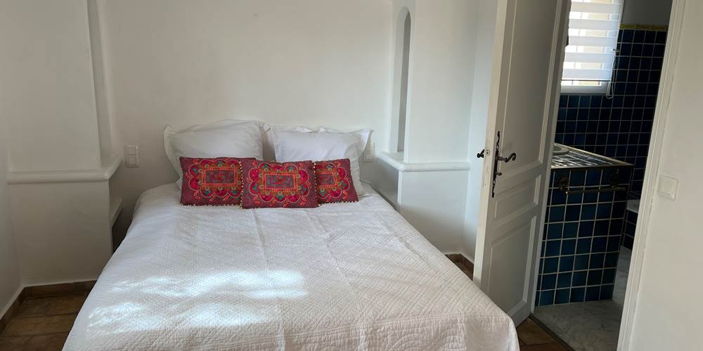 Double bedroom with en-suite bathroom, Villa Lou Pantaï