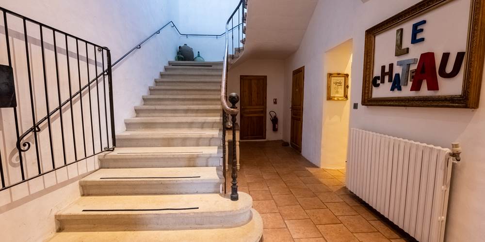 LE CHÂTEAU - RDC - Entrée et Escalier