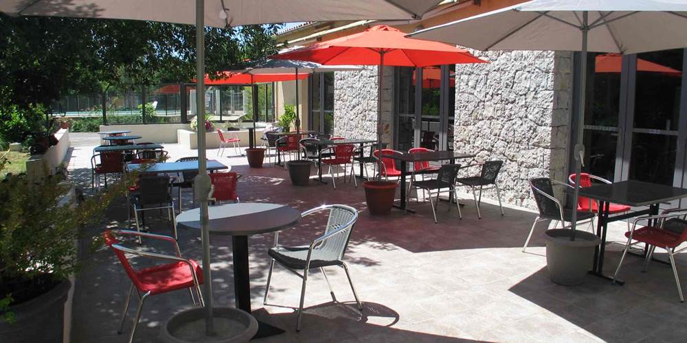 Terrasse, Hôtel Persedes, Hôtel Ardèche, Aubenas, Vallon Pont d'Arc