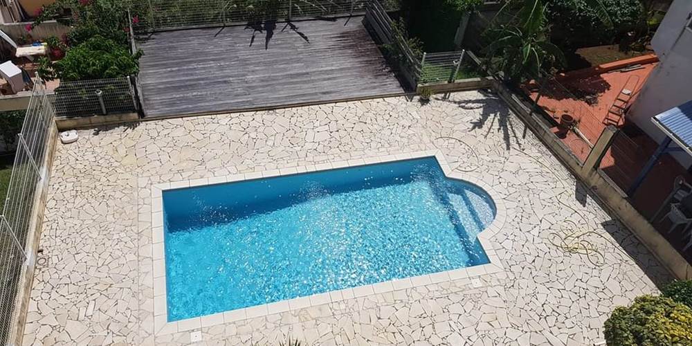 Grande Piscine Ensoleillée privative à la résidence