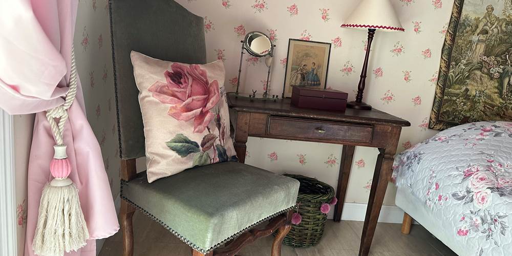 détails de la chambre "rose trémière"