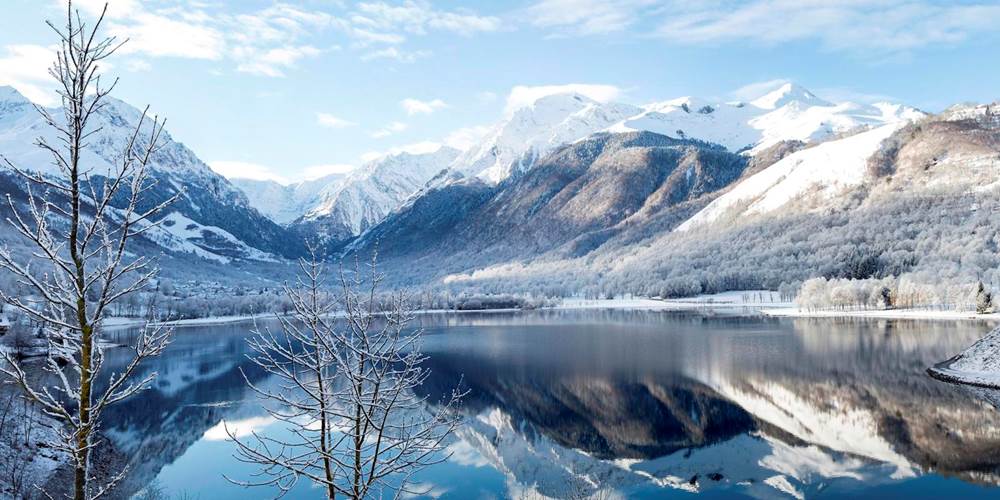 Le lac de Loudenvielle en hiver