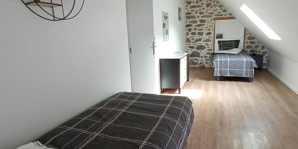 La chambre de droite à l'étage