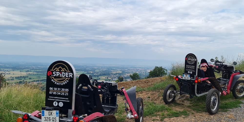 swincar belle vue sur la plaine du forez sur les hauteurs de bellegarde